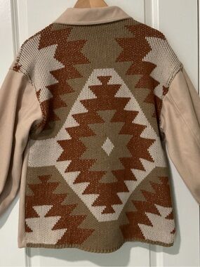 Altar’d States cute shirt jacket sz M Tribal Print  on back, beige, sz M